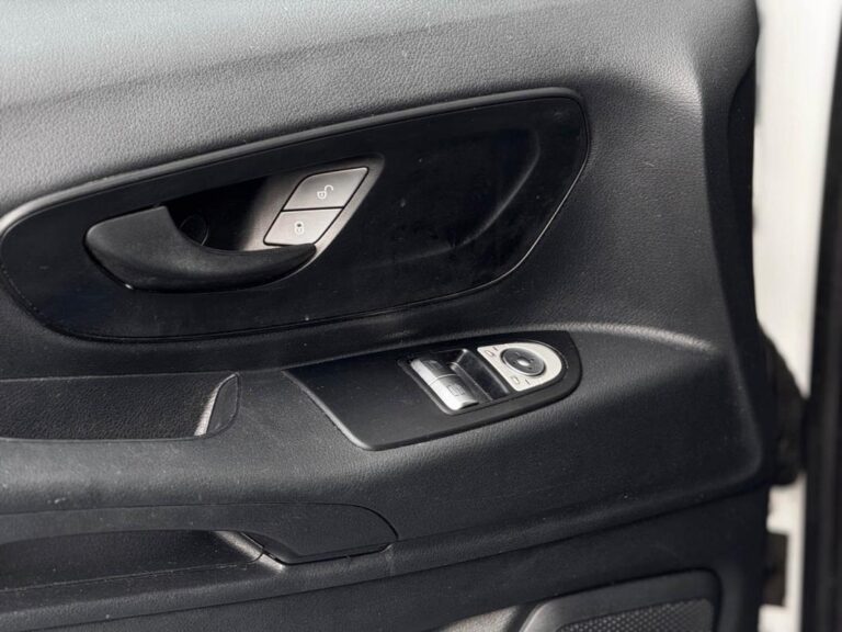 Mercedes Vito FOURGON TOLE 111CDI LONG GARANTIE - Image 14 (July 7, 2026)