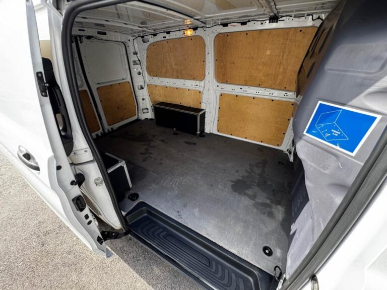 Mercedes Vito FOURGON TOLE 111CDI LONG GARANTIE - Image 18 (July 7, 2026)