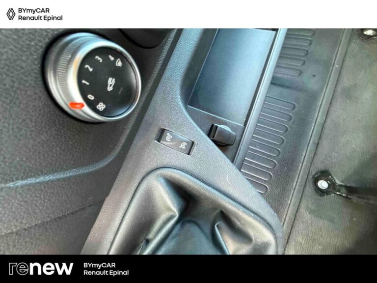 Renault Master FOURGON FGN TRAC F3500 BLUE DCI 135 CONFORT - Image 17 (July 7, 2026)