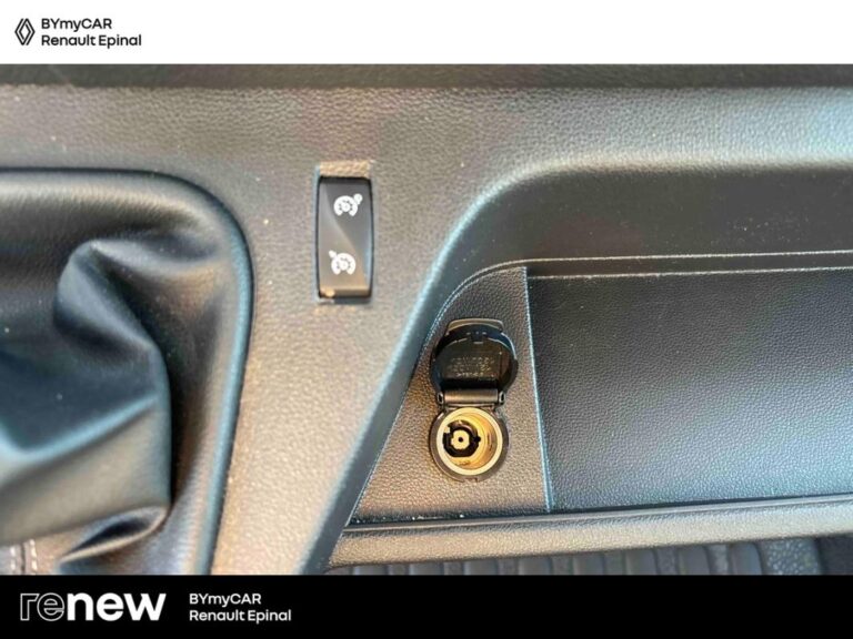 Renault Master FOURGON FGN TRAC F3500 BLUE DCI 135 CONFORT - Image 20 (July 7, 2026)
