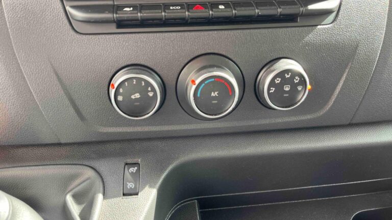 Renault Master FOURGON FGN TRAC F3500 BLUE DCI 135 CONFORT - Image 19 (July 7, 2026)