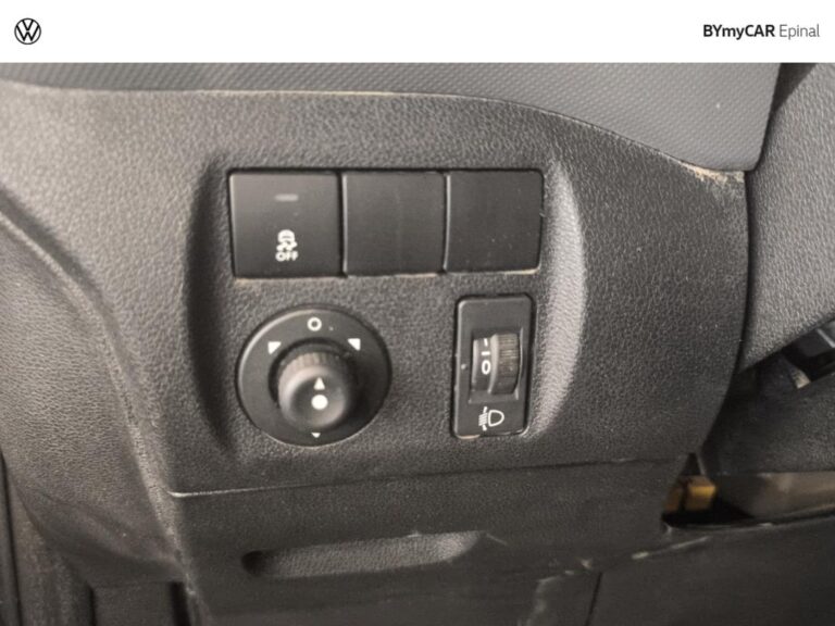 Peugeot Partner FOURGON STANDARD 1.6 BLUEHDI 100 BVM5 PREMIUM - Image 16 (July 7, 2026)