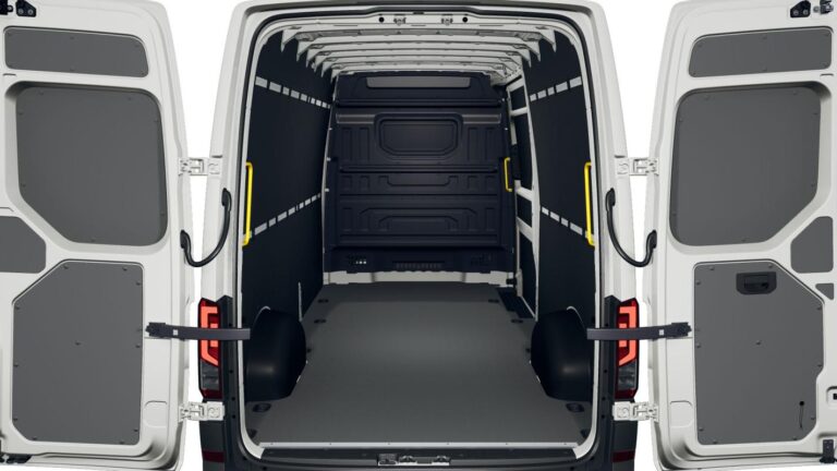 Volkswagen Crafter VAN 35 2.0 TDI 140 CH BVA8 BUSINESS - Image 09 (July 7, 2026)