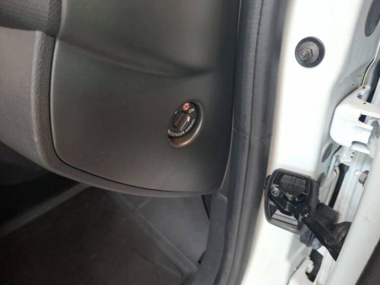 Renault Clio SOCIETE DCI 75 ENERGY E6C AIR - Image 17 (July 7, 2026)