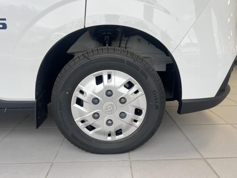Maxus DELIVER7 E- FOURGON 77 KWH - Image 06 (July 7, 2026)
