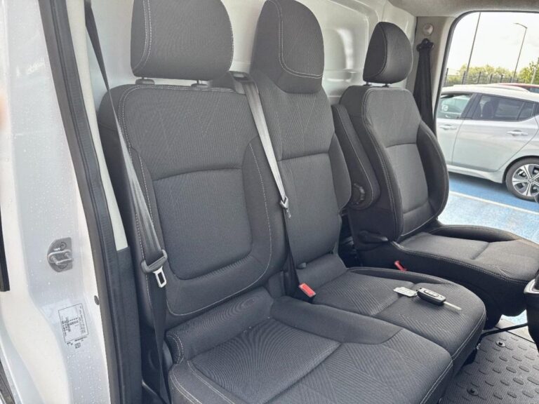 Nissan Primastar FOURGON 2T8 2.0 DCI 150 S/S DCT GSR2B ACENTA - Image 18 (July 7, 2026)