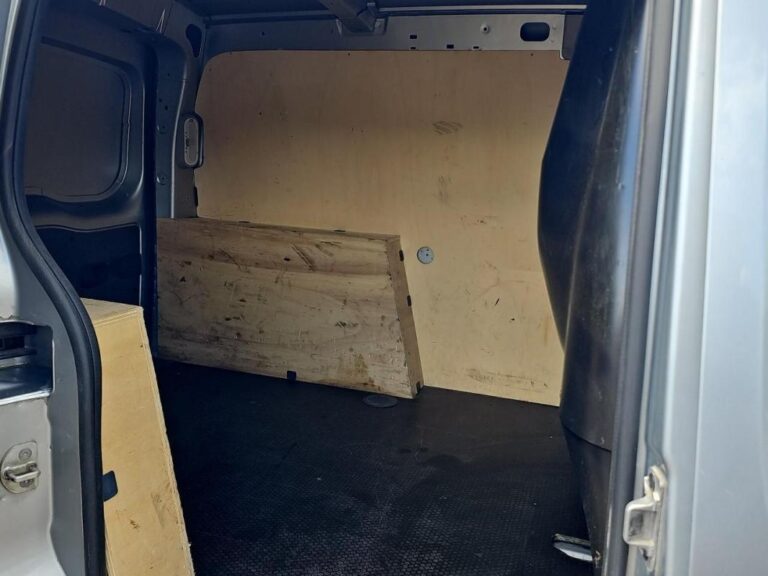 Nissan NV250 FOURGON L1 DCI 95 N-CONNECTA - Image 12 (July 7, 2026)