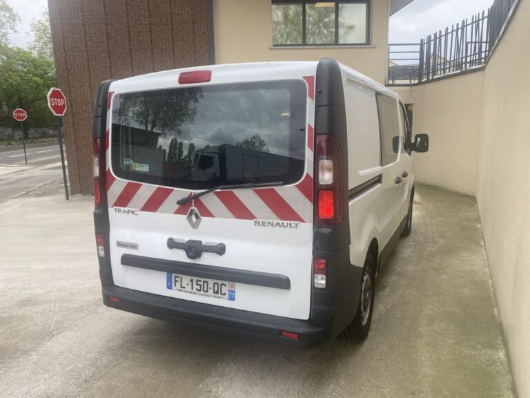 Renault Trafic III 1.6 DCI pack électrique faible Kms - Image 11 (July 7, 2026)