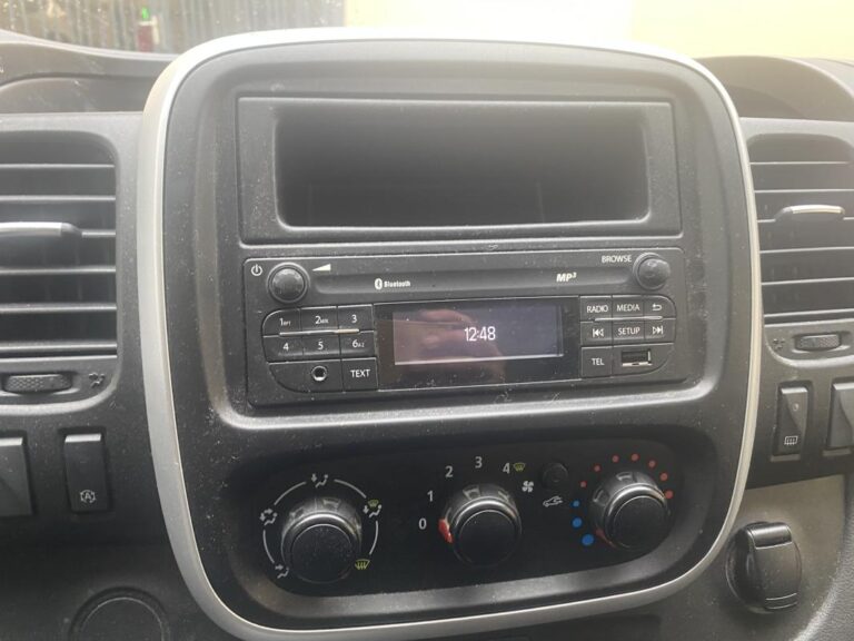 Renault Trafic III 1.6 DCI pack électrique faible Kms - Image 08 (July 7, 2026)