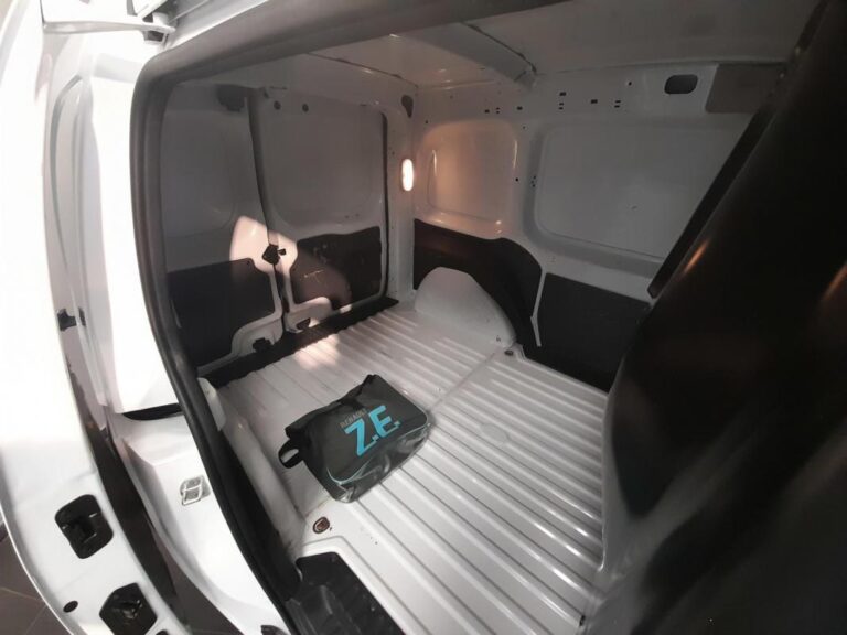 Renault Kangoo Express ZE Z.E. 33 EXTRA R-LINK - Image 12 (July 7, 2026)