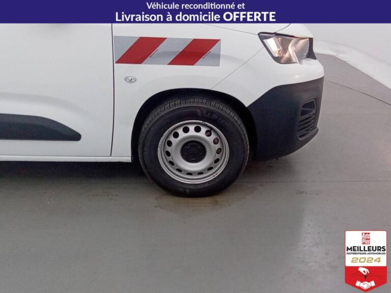 Peugeot Partner FOURGON STANDARD 650 KG ESSENCE 110 PREMIU - Image 11 (July 8, 2026)