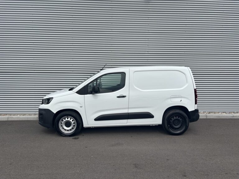 Peugeot Partner 1.5L 100ch Premium 650Kg M 11 240€ HT - Image 03 (July 8, 2026)