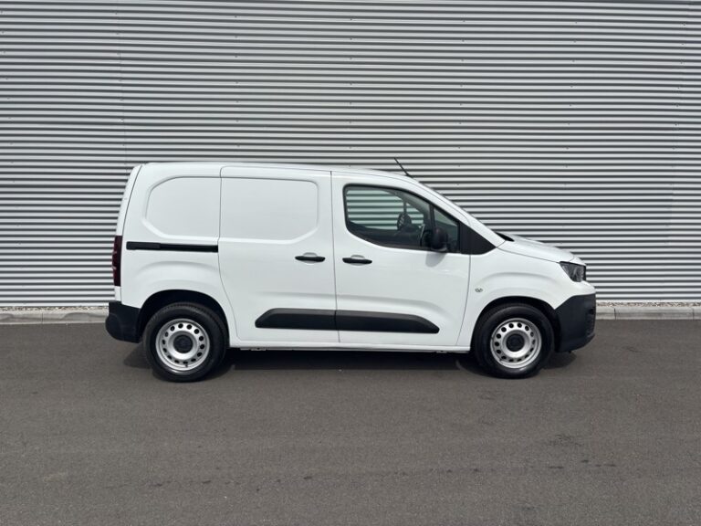 Peugeot Partner 1.5L 100ch Premium 650Kg M 11 240€ HT - Image 08 (July 8, 2026)