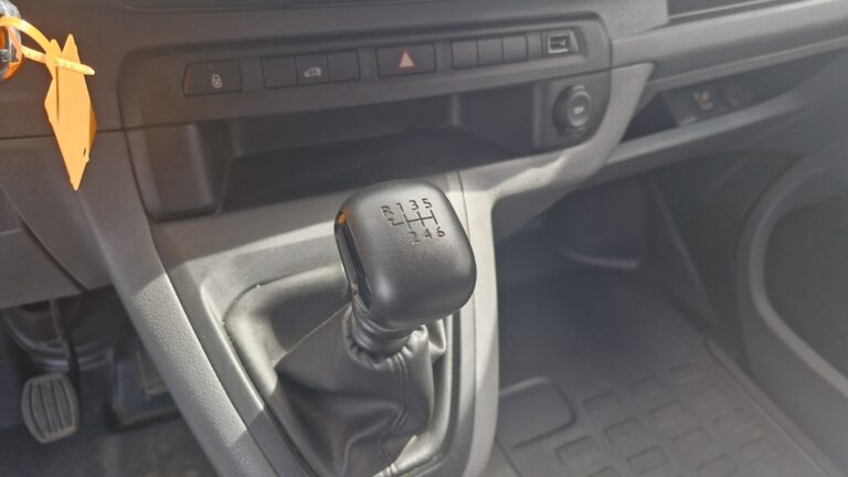 Peugeot Expert Long 2.0 BlueHDI 120 Premium - Image 10 (July 8, 2026)