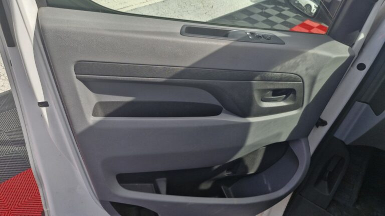 Peugeot Expert Long 2.0 BlueHDI 120 Premium - Image 19 (July 8, 2026)