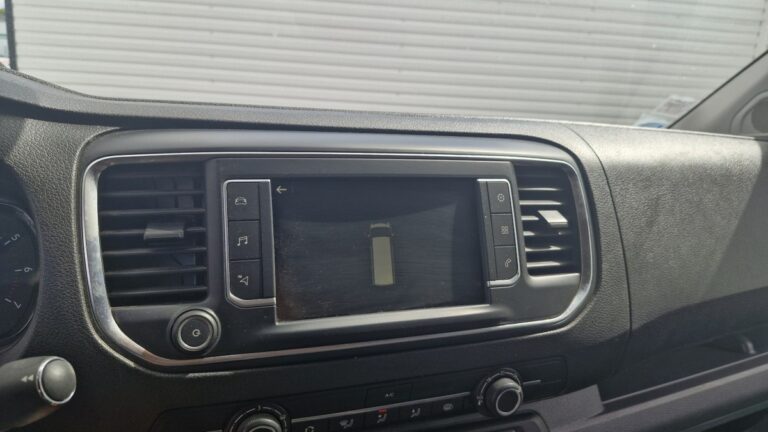 Peugeot Expert Long 2.0 BlueHDI 120 Premium - Image 09 (July 8, 2026)
