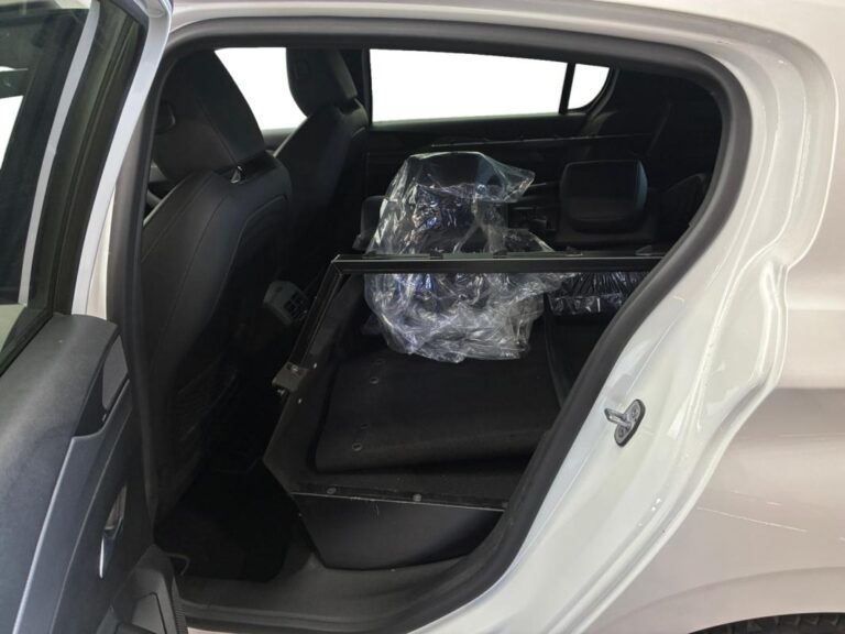 Peugeot 308 BlueHDi 130ch S&S EAT8 GT Pack - Image 14 (July 8, 2026)