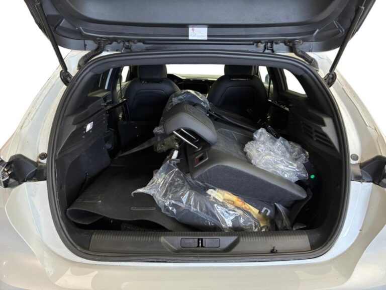 Peugeot 308 BlueHDi 130ch S&S EAT8 GT Pack - Image 15 (July 8, 2026)