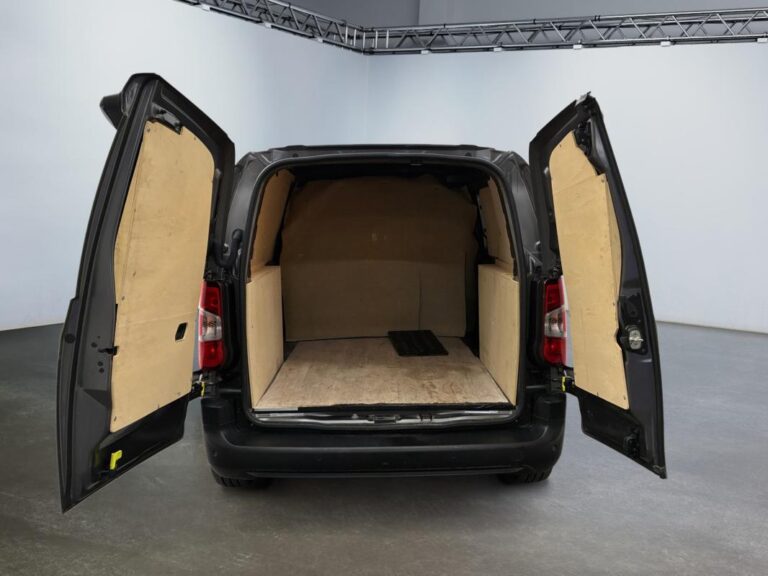 Peugeot Partner FOURGON STANDARD 650 KG BLUEHDI 100 S&S BVM6 ASPHALT - Image 17 (July 8, 2026)