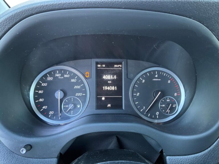 Mercedes Vito FOURGON 110 CDI COMPACT RWD FIRST - Image 12 (July 8, 2026)