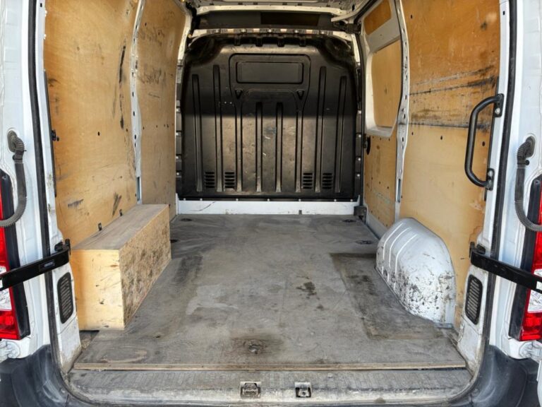 Renault Master FOURGON FGN TRAC F3500 DCI 135 GRAND CONFORT - Image 15 (July 8, 2026)