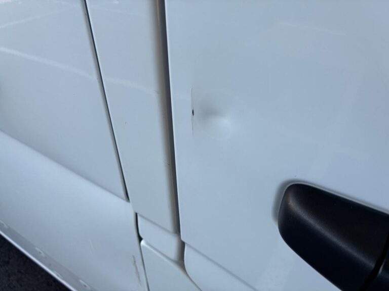 Renault Master FOURGON FGN TRAC F3500 DCI 135 GRAND CONFORT - Image 18 (July 8, 2026)