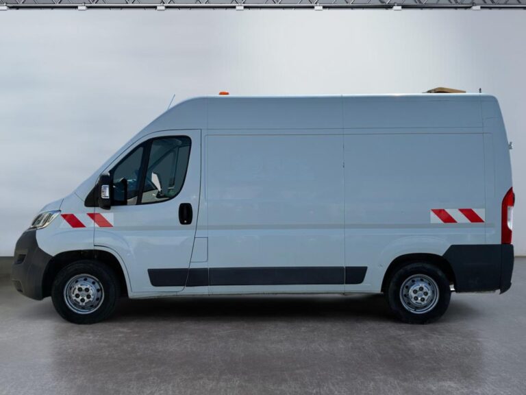 Citroën Jumper FOURGON TOLE 35 BLUEHDi 130 S&S BVM6 CLUB - Image 02 (July 8, 2026)