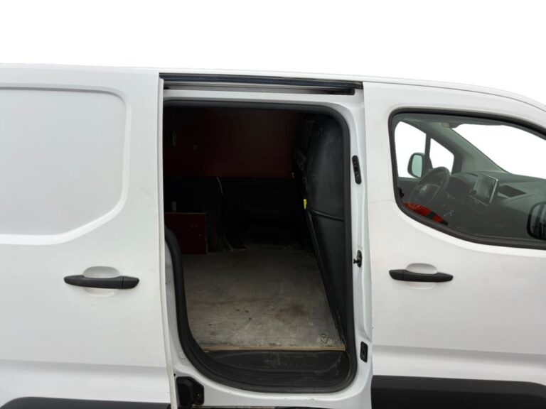 Citroën Berlingo VAN M 1000 BLUEHDI 100 S&S BVM5 CLUB - Image 14 (July 8, 2026)