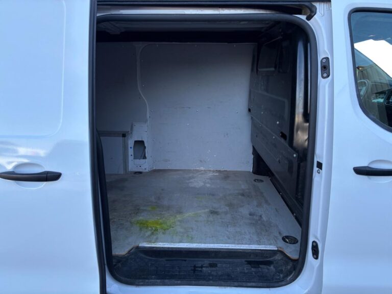 Peugeot Expert FOURGON FGN TOLE M BLUEHDI 120 S&S BVM6 - Image 14 (July 8, 2026)