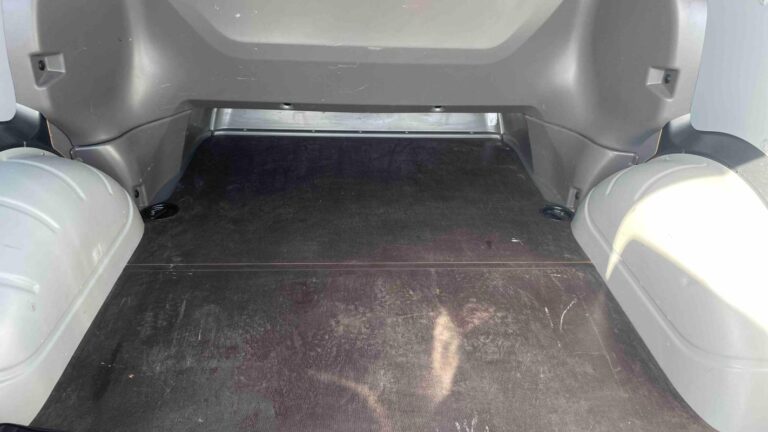 Volkswagen Transporter 6.1 VAN PRO CAB 2.0 TDI 198 DSG7 BUSINESS - Image 13 (July 8, 2026)