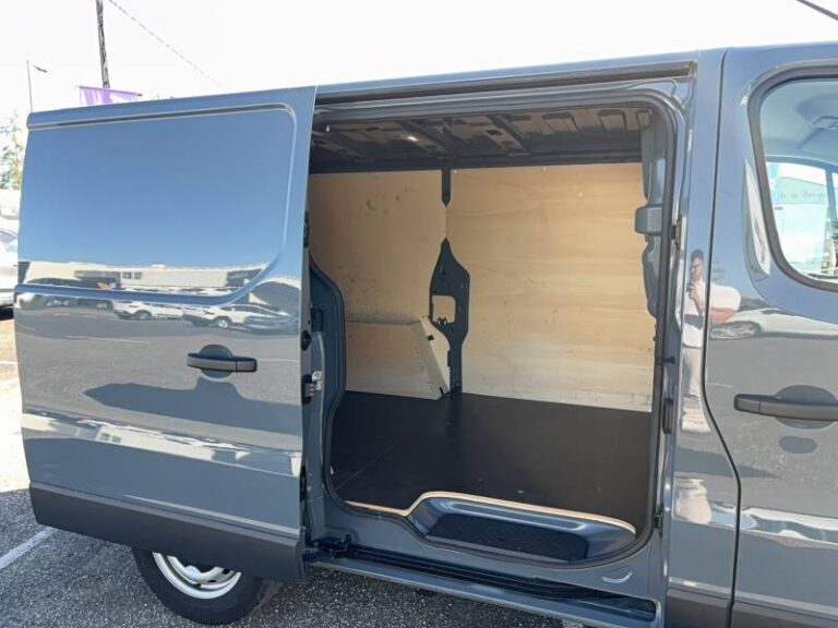 Renault Trafic FG BLUE DCI 130 2T8 GSR2 ADVANCE - Image 13 (July 8, 2026)