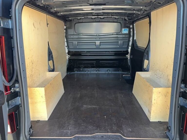 Renault Trafic FG BLUE DCI 130 2T8 GSR2 ADVANCE - Image 15 (July 8, 2026)