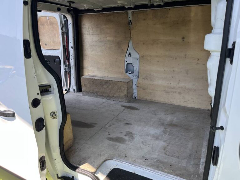 Renault Trafic III 2.0 DCI 120 CONFORT - Image 09 (July 8, 2026)
