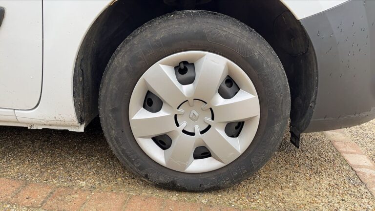 Renault Kangoo Express Fourgon 1.5 Blue dCi 90 Extra R-Link – 2 places - Image 17 (July 8, 2026)
