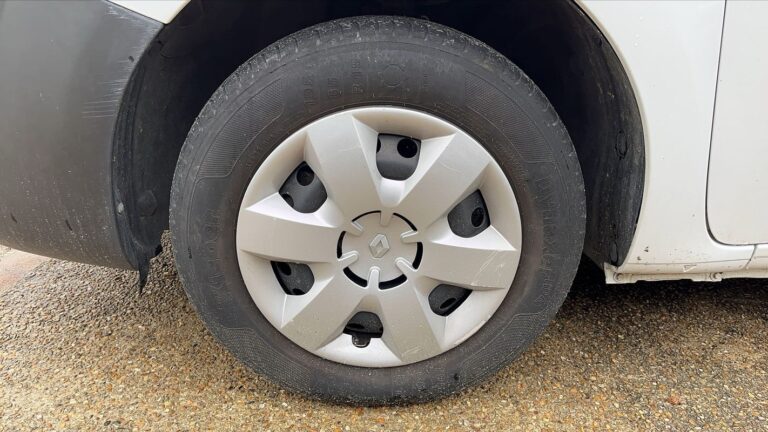 Renault Kangoo Express Fourgon 1.5 Blue dCi 90 Extra R-Link – 2 places - Image 18 (July 8, 2026)