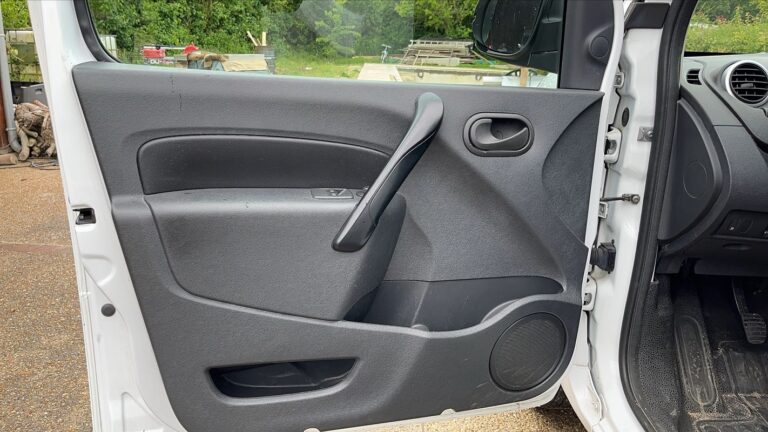 Renault Kangoo Express Fourgon 1.5 Blue dCi 90 Extra R-Link – 2 places - Image 07 (July 8, 2026)