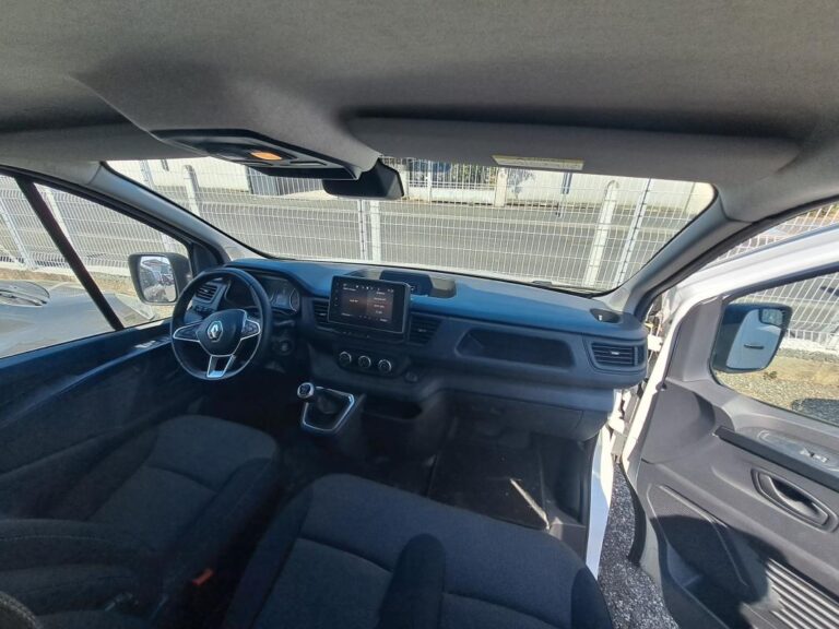 Renault Trafic GRAND CONFORT 2.0 BLUEDCI 130 - Image 02 (July 8, 2026)