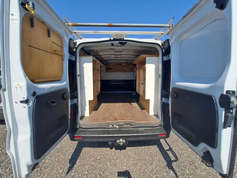 Renault Trafic GRAND CONFORT 2.0 BLUEDCI 130 - Image 03 (July 8, 2026)