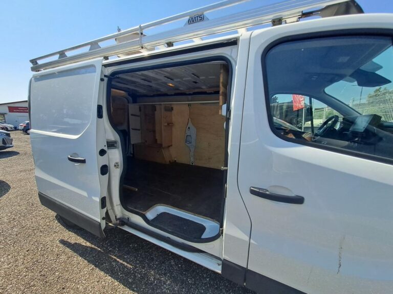 Renault Trafic GRAND CONFORT 2.0 BLUEDCI 130 - Image 04 (July 8, 2026)