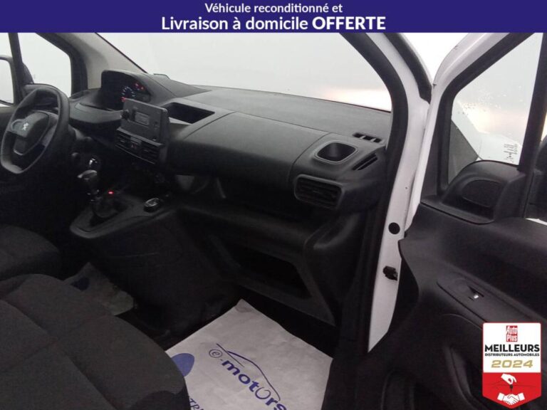 Peugeot Partner FOURGON STANDARD 650 KG ESSENCE 110 PREMIU - Image 14 (July 8, 2026)