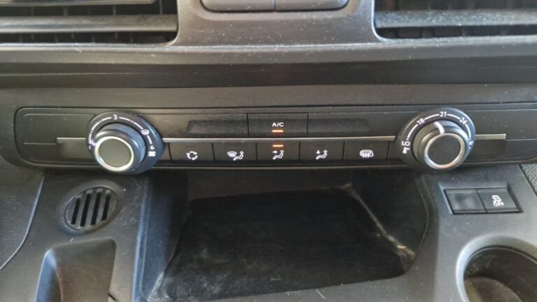 Peugeot Partner STANDARD 650 KG BLUEHDI 75 BVM5 PREMIUM - Image 13 (July 8, 2026)