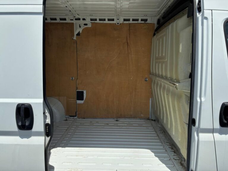 Citroën Jumper FOURGON TOLE 30 BLUEHDi 130 BVM6 BUSINESS - Image 14 (July 9, 2026)