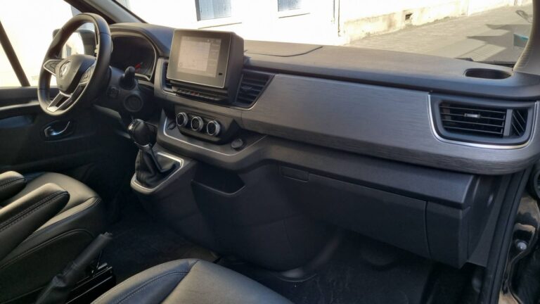 Renault Trafic Combi III 2.0 BluedCi 170 EDC6 Spaceclass – Automatique - Image 10 (July 9, 2026)