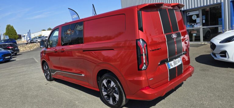 Ford Transit Custom 320 PHEV 232 SPORT cabine approfondie attelage camera 360 - Image 02 (July 9, 2026)
