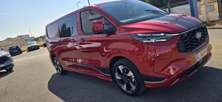 Ford Transit Custom 320 PHEV 232 SPORT cabine approfondie attelage camera 360 - Image 04 (July 9, 2026)