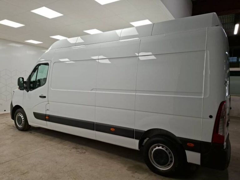 Renault Master FOURGON FGN TRAC F3500 BLUE DCI 135 CONFORT - Image 02 (July 9, 2026)