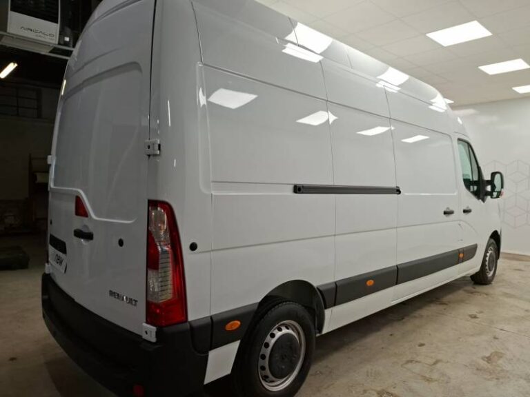 Renault Master FOURGON FGN TRAC F3500 BLUE DCI 135 CONFORT - Image 04 (July 9, 2026)