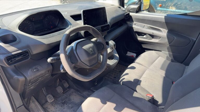 Peugeot Partner VU 1.5 BlueHDI 100 Prenium - Image 08 (July 9, 2026)