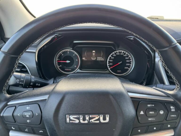 Isuzu D-max N60 SPACE CAB 1.9 164 CH 4X4 BVA BB - Image 05 (July 9, 2026)