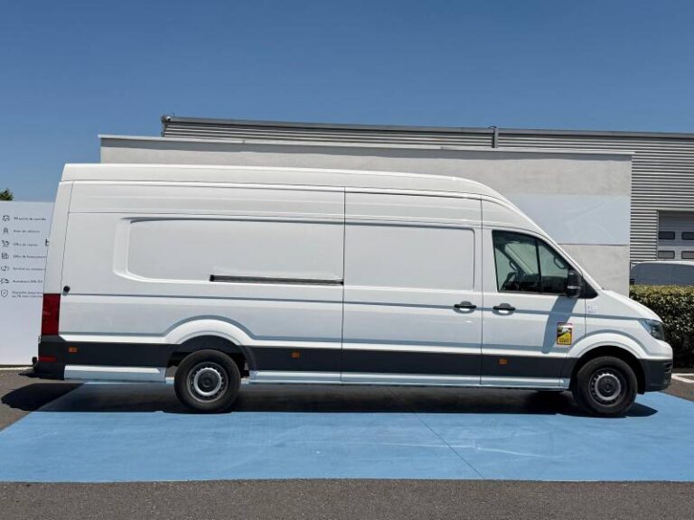 Volkswagen Crafter FOURGON VAN 35 2.0 TDI 177 CH BVA8 4MOTION BUSINESS - Image 03 (July 9, 2026)